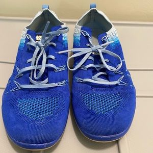Women’s Blue Nike Focus Flyknit Shoes (8.5)
